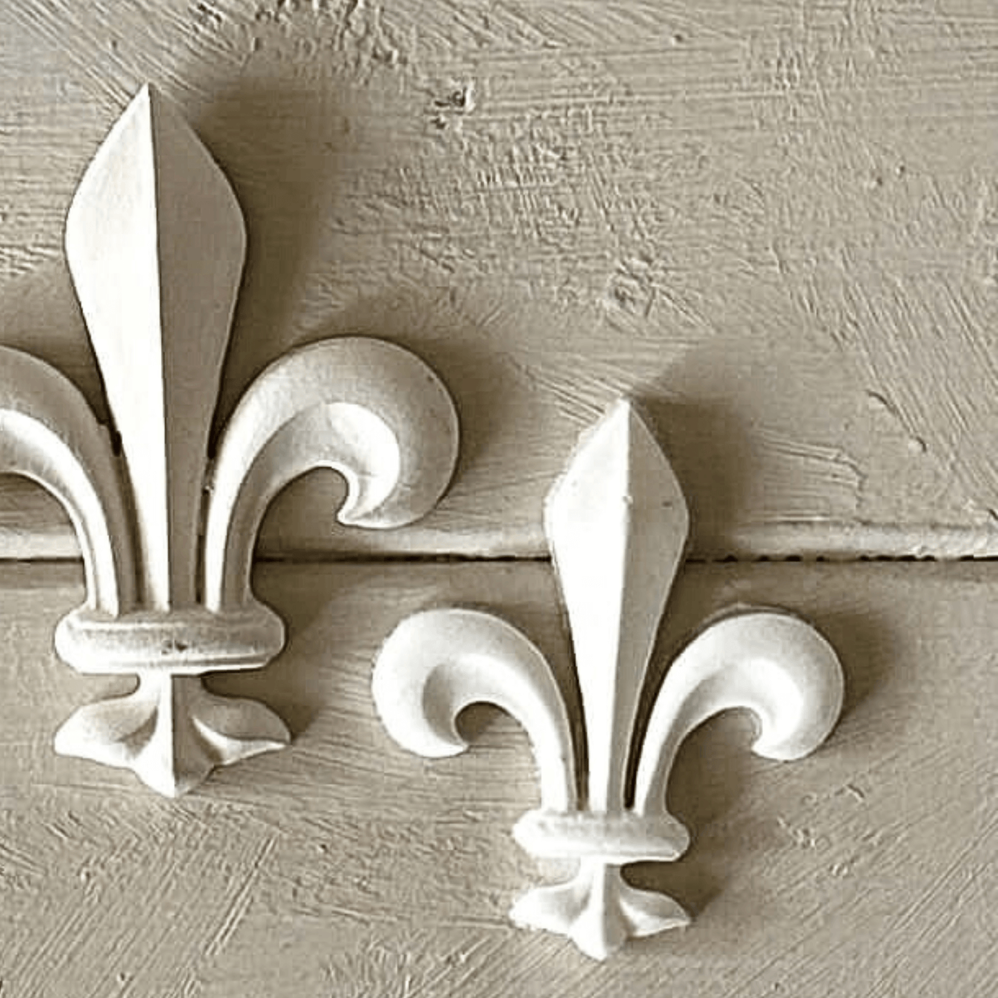 Fleur De Lis 002 - Resin Applique for Furniture & Crafts