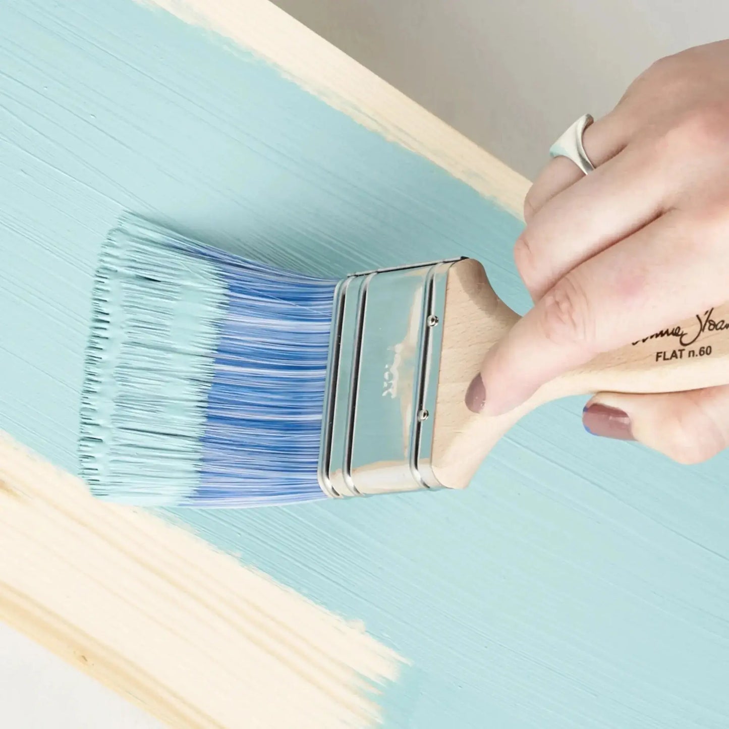 Painting with an Annie Sloan Large Flat Brush