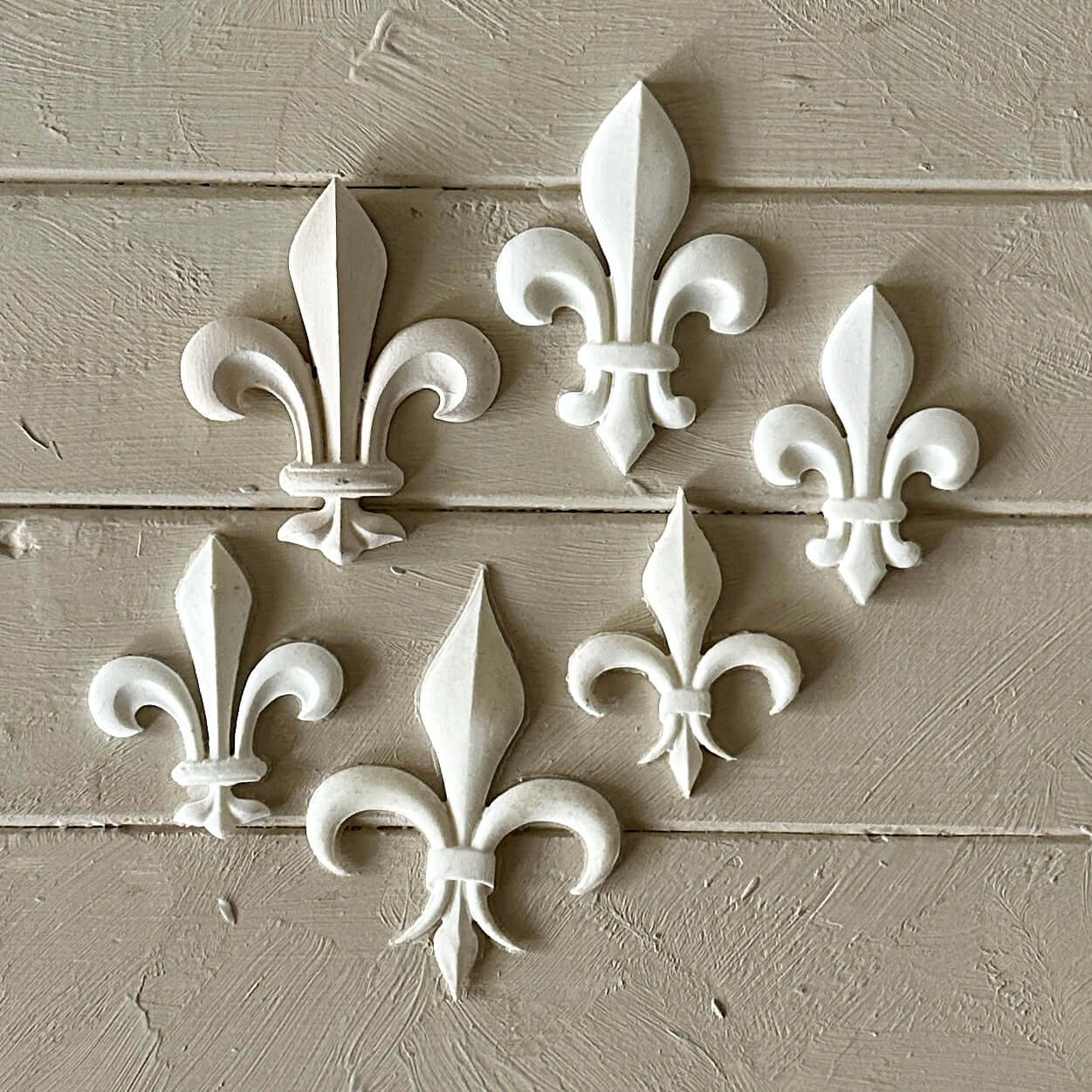 Fleur De Lis 003 - Resin Applique for Furniture & Crafts