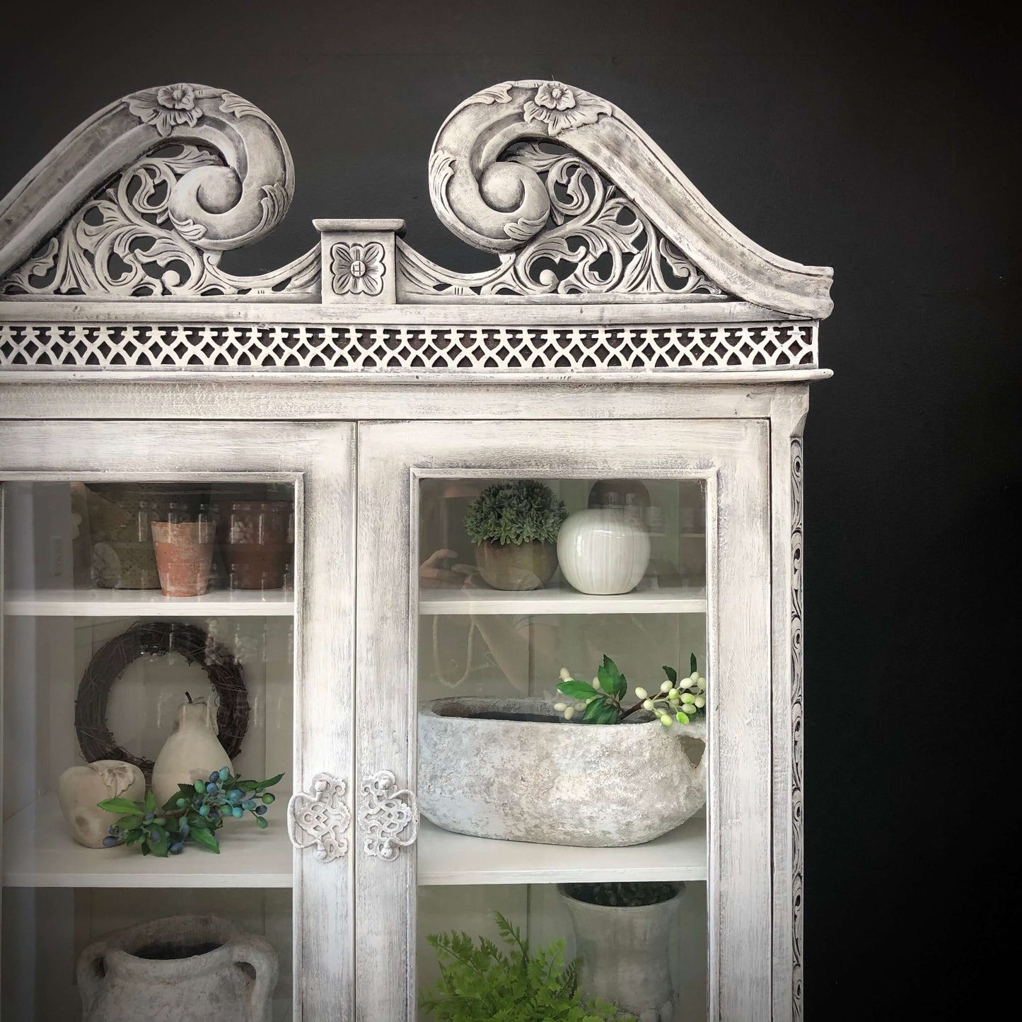 Madame Grande Bouche Cabinet