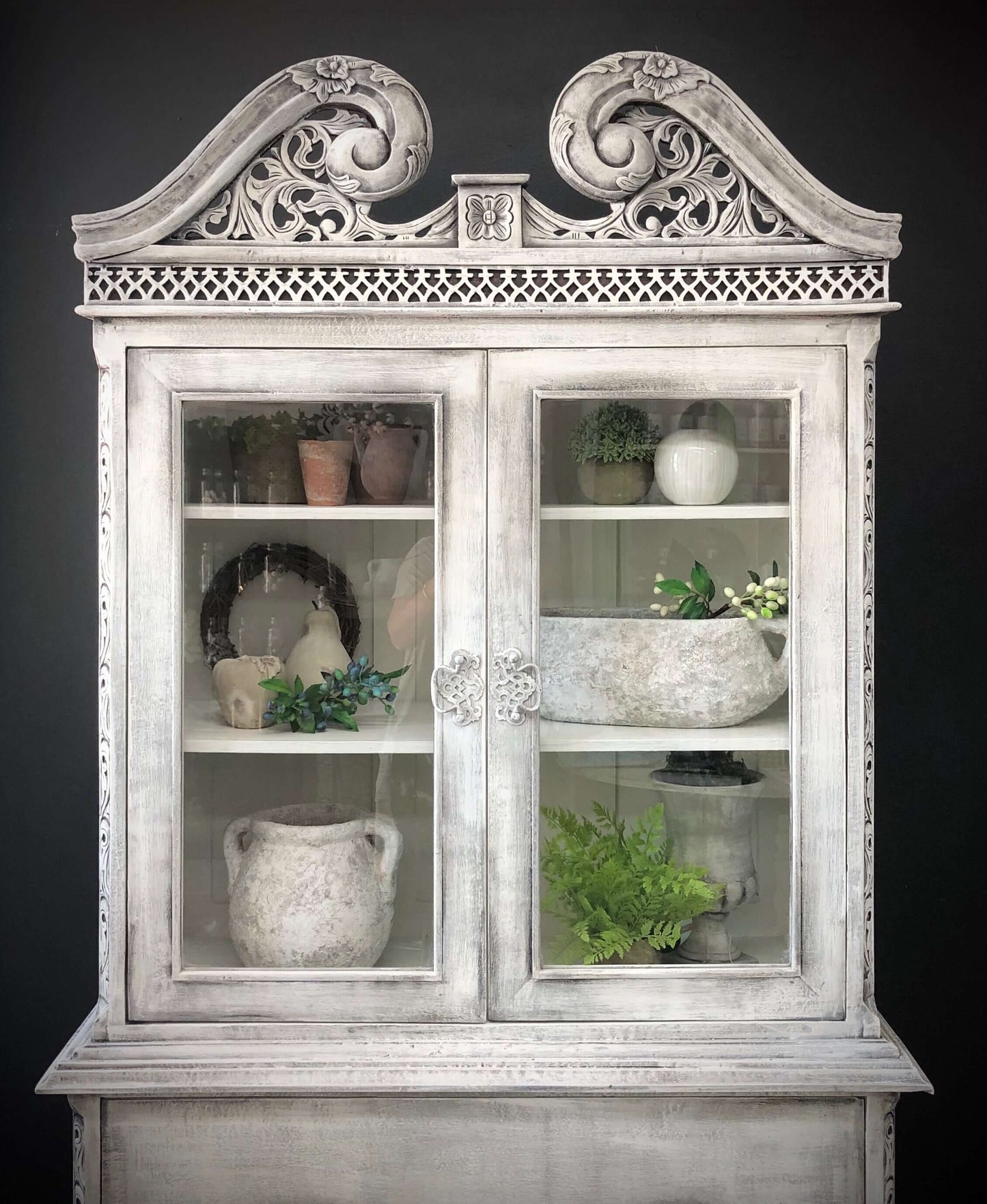 Madame Grande Bouche Cabinet