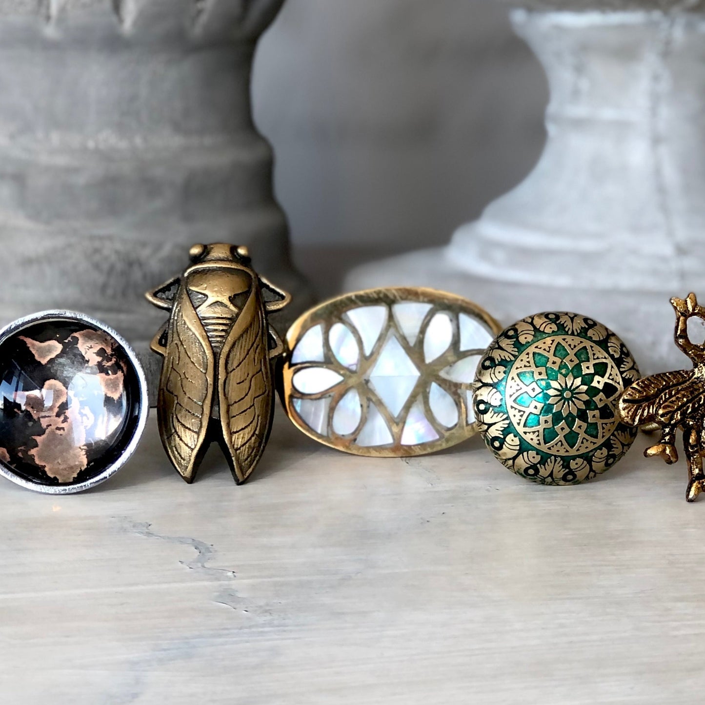 Oval Gold & Mother of Pearl Knob