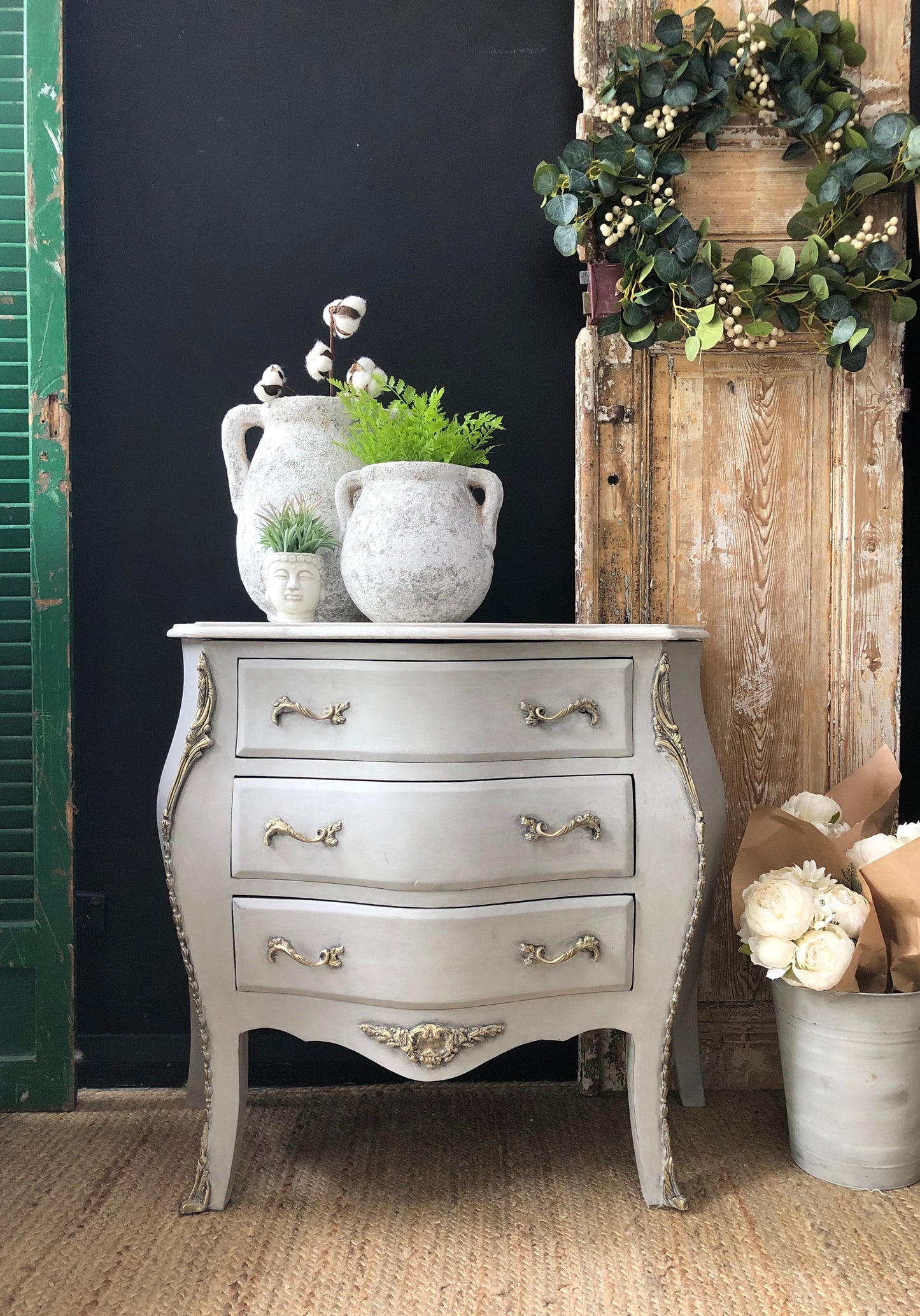 Louis Bombe Chest/Drawers