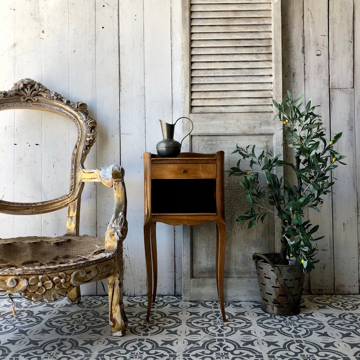 Marseilles French Cabinet
