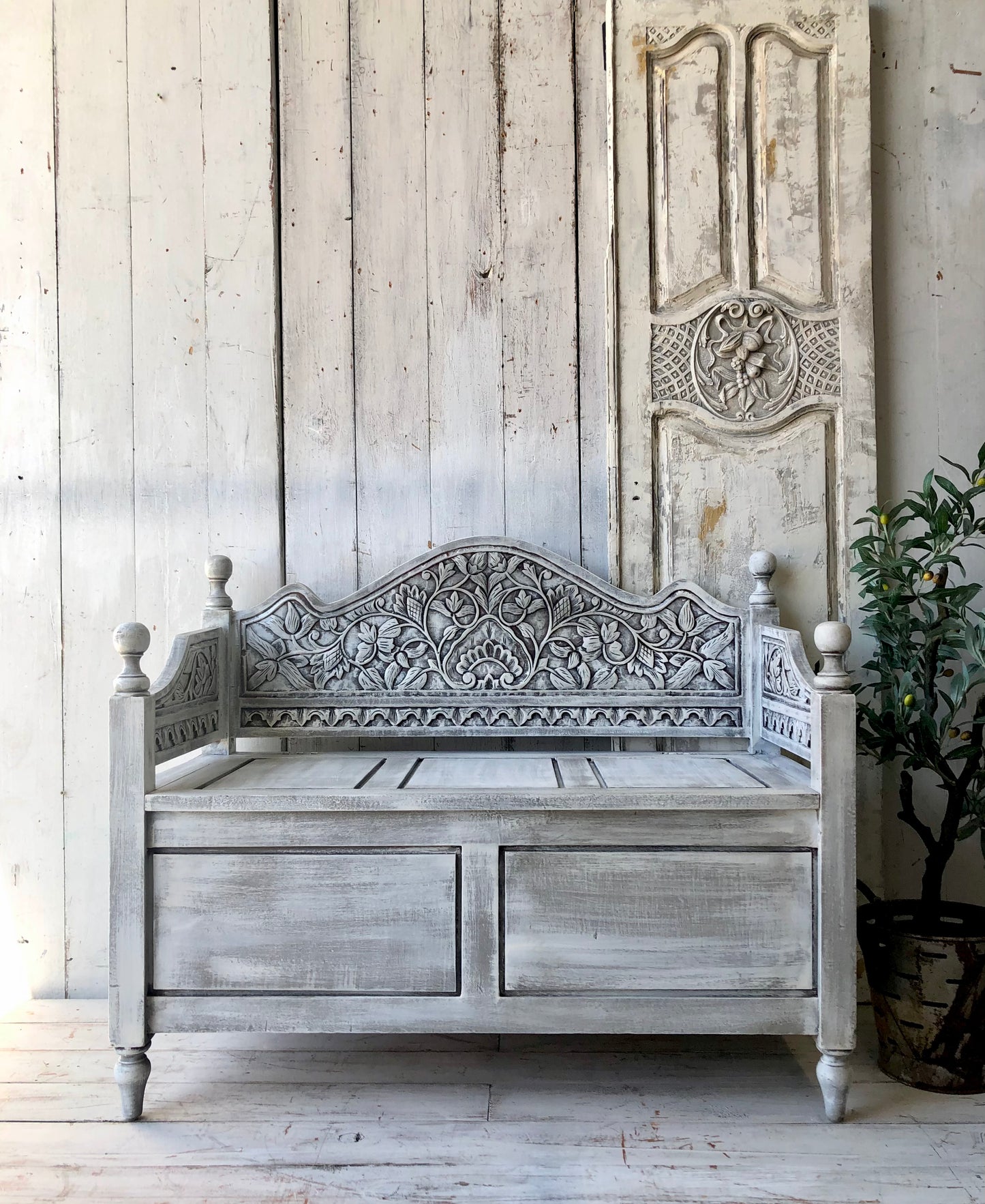 Montpellier Carved Bench Seat