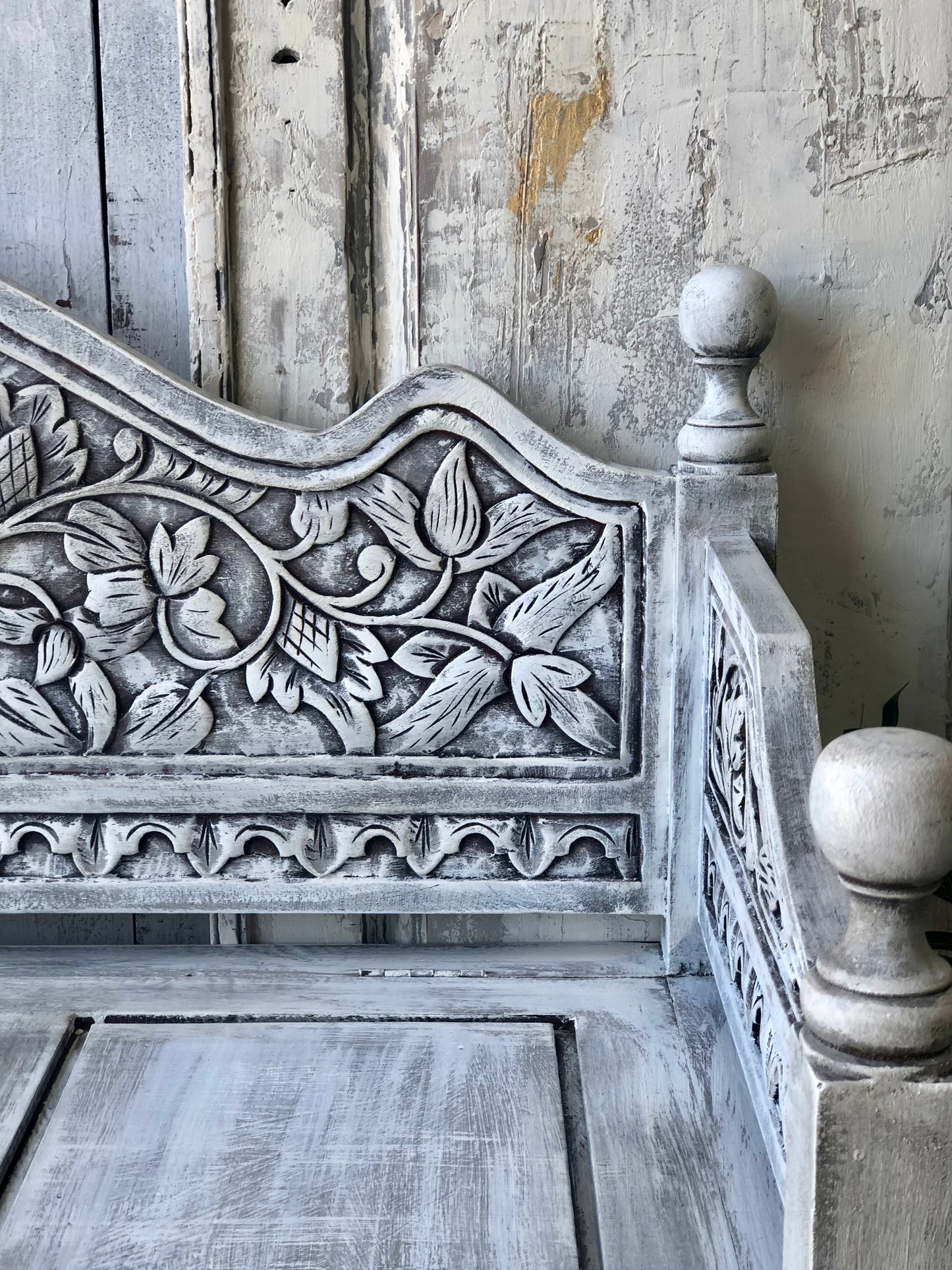 Montpellier Carved Bench Seat