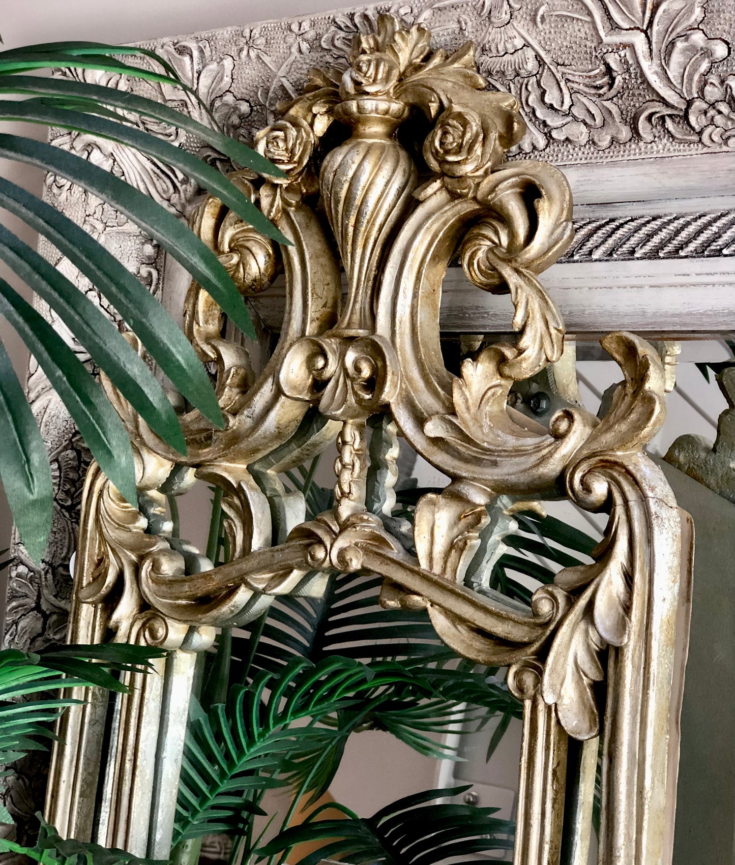Valentina Mirror
