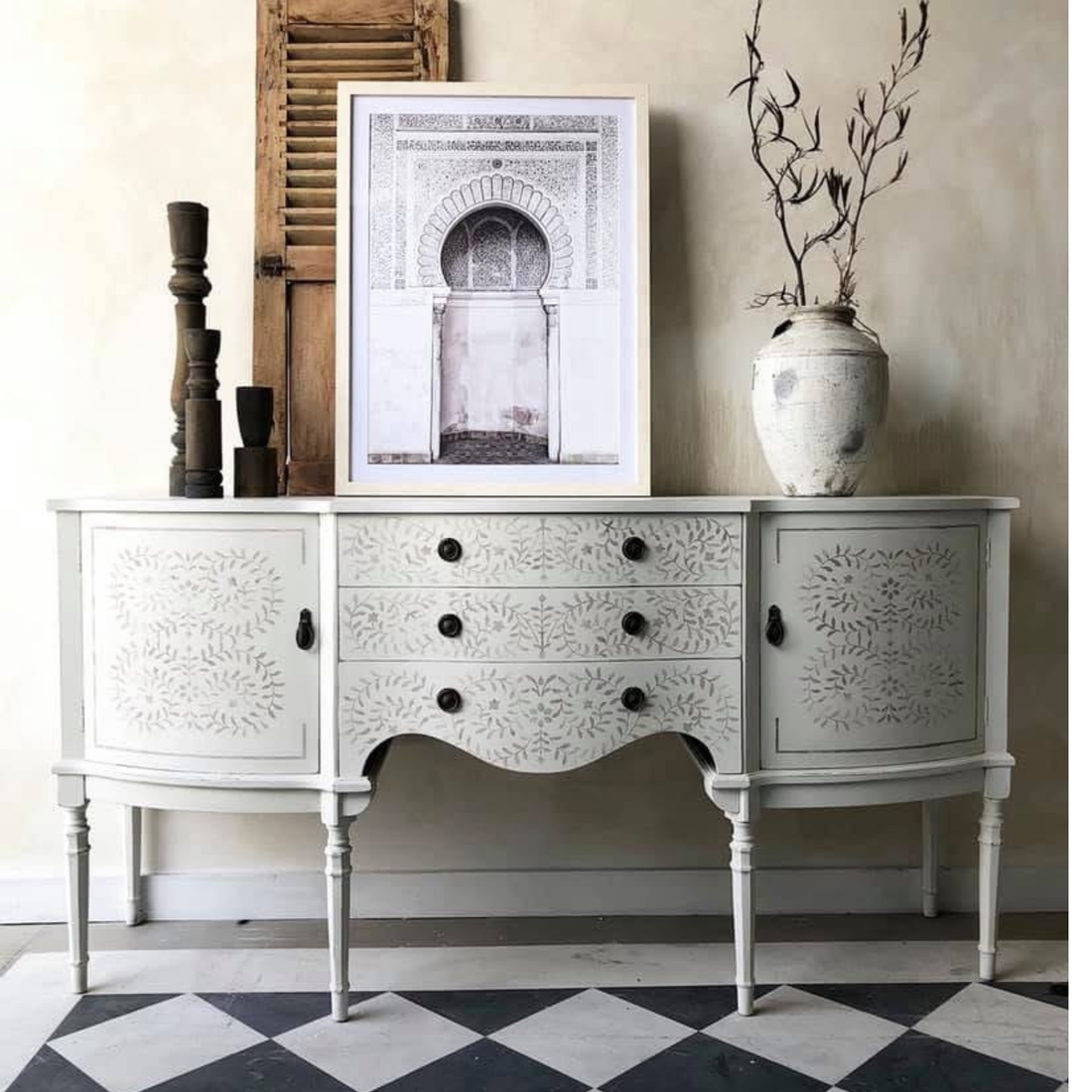 How to Stencil with Chalk Paint – Beginner’s & Creative Guide