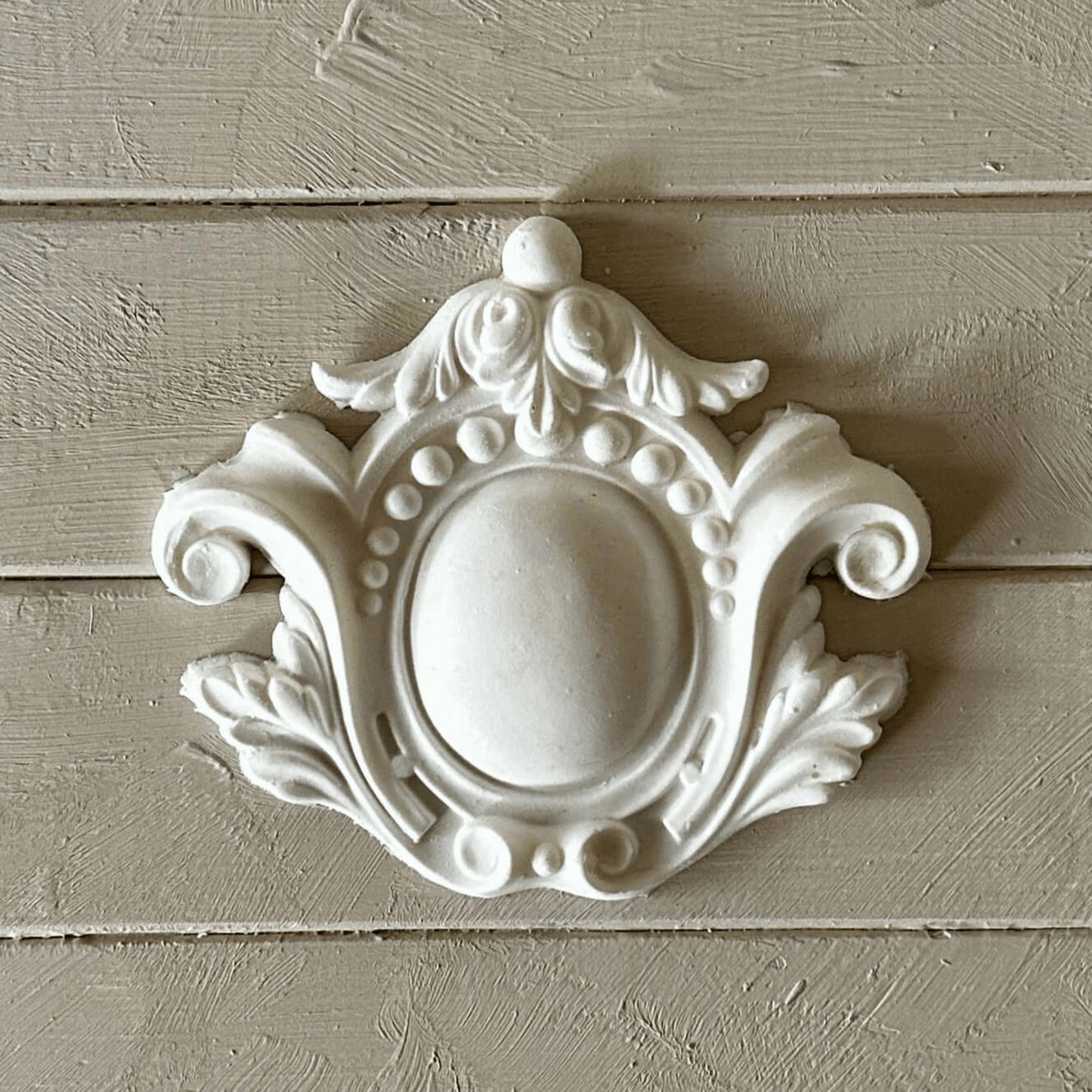 Centrepiece 007 - Resin Applique for Furniture & Crafts