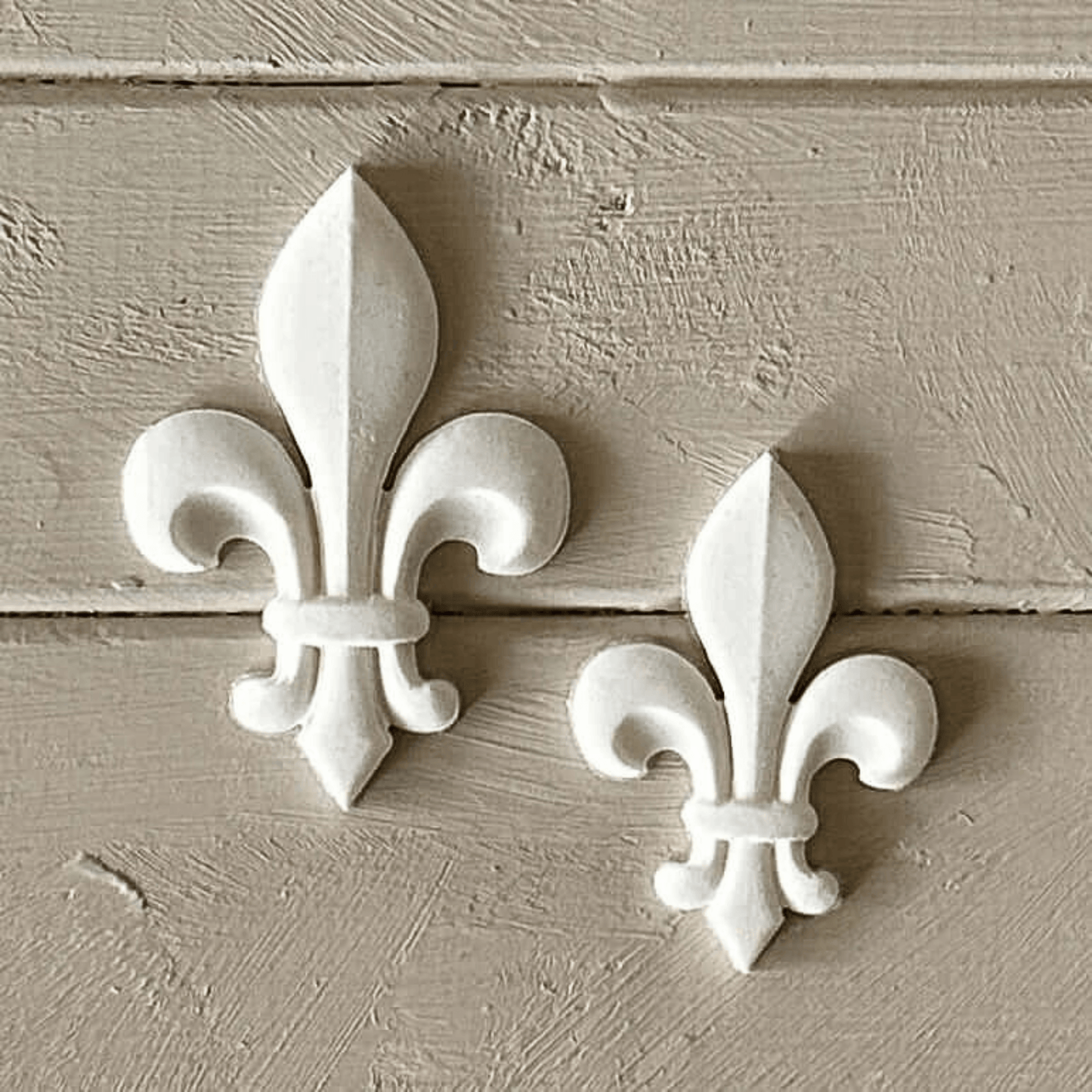 Fleur De Lis 001 - Resin Applique for Furniture & Crafts