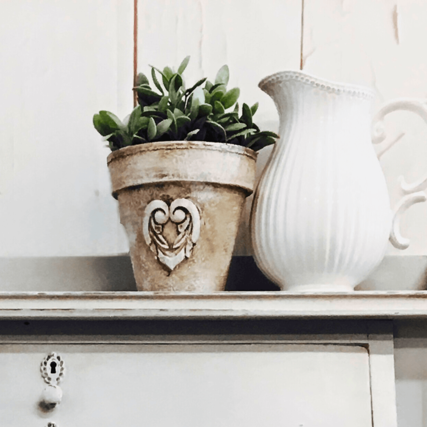 Plaque 005 - Resin Applique for Furniture & Crafts