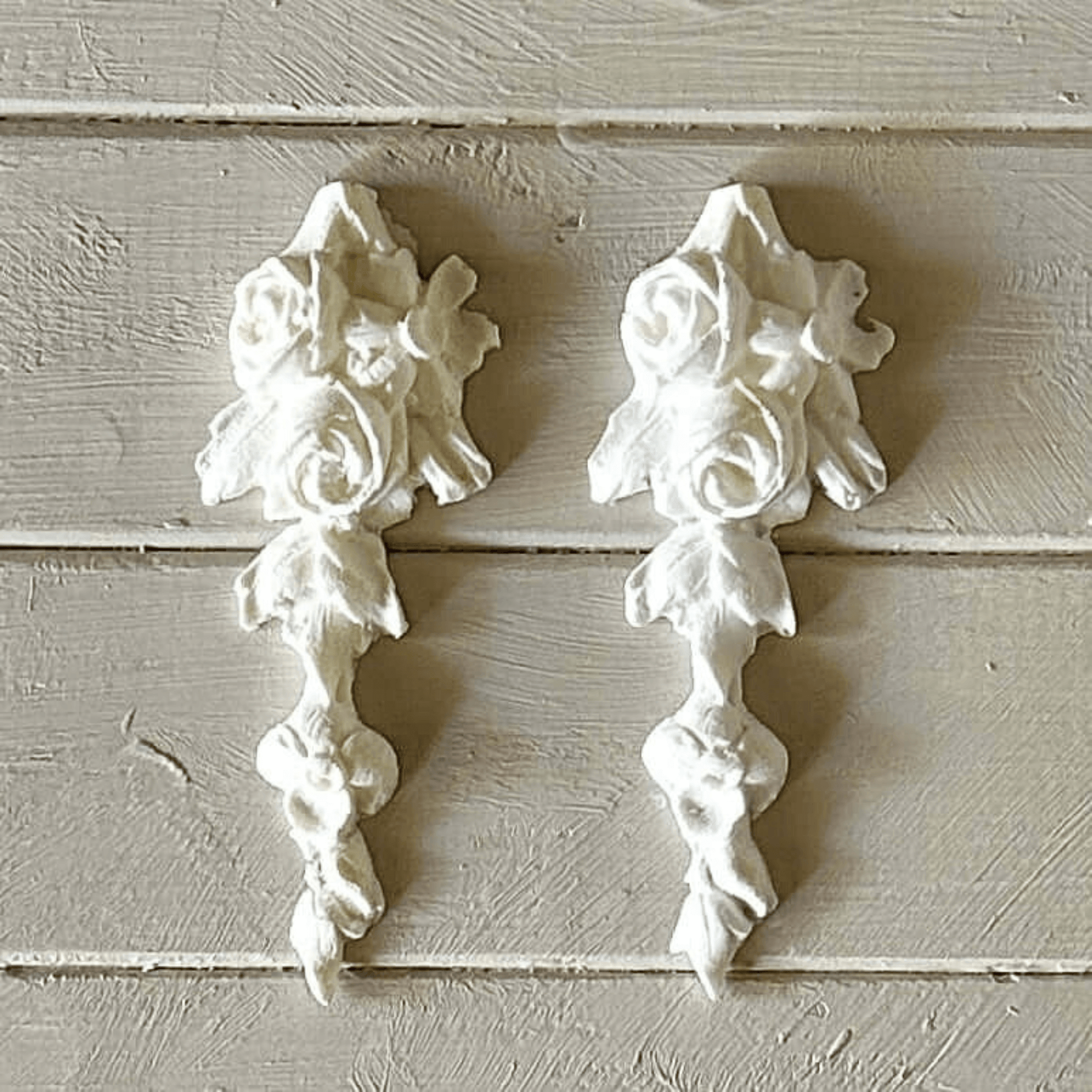 Drop 019 - Resin Applique for Furniture & Crafts, decorative white resin pieces for furniture enhancement.