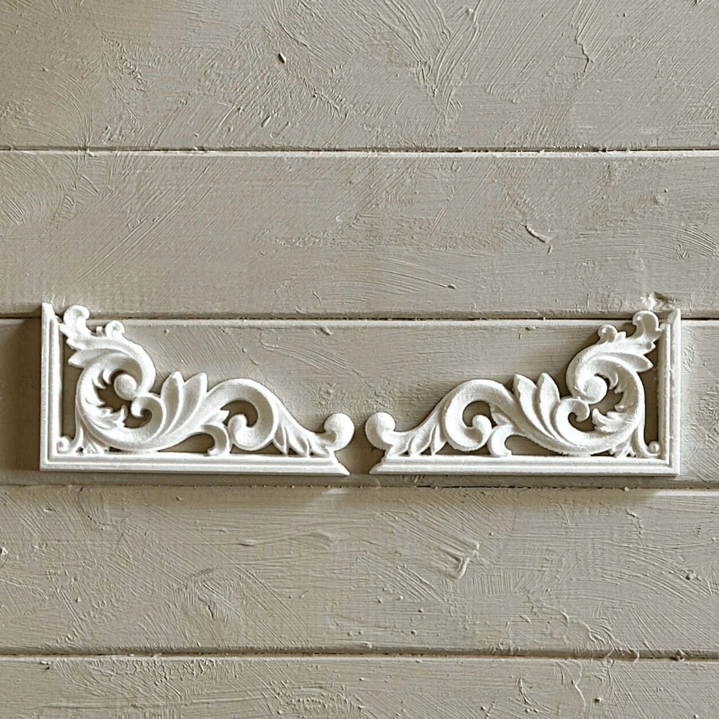 Decorative Corner Appliqué 016 featuring raised botanical scrollwork, perfect for enhancing drawers, sideboards, and painted furniture projects.