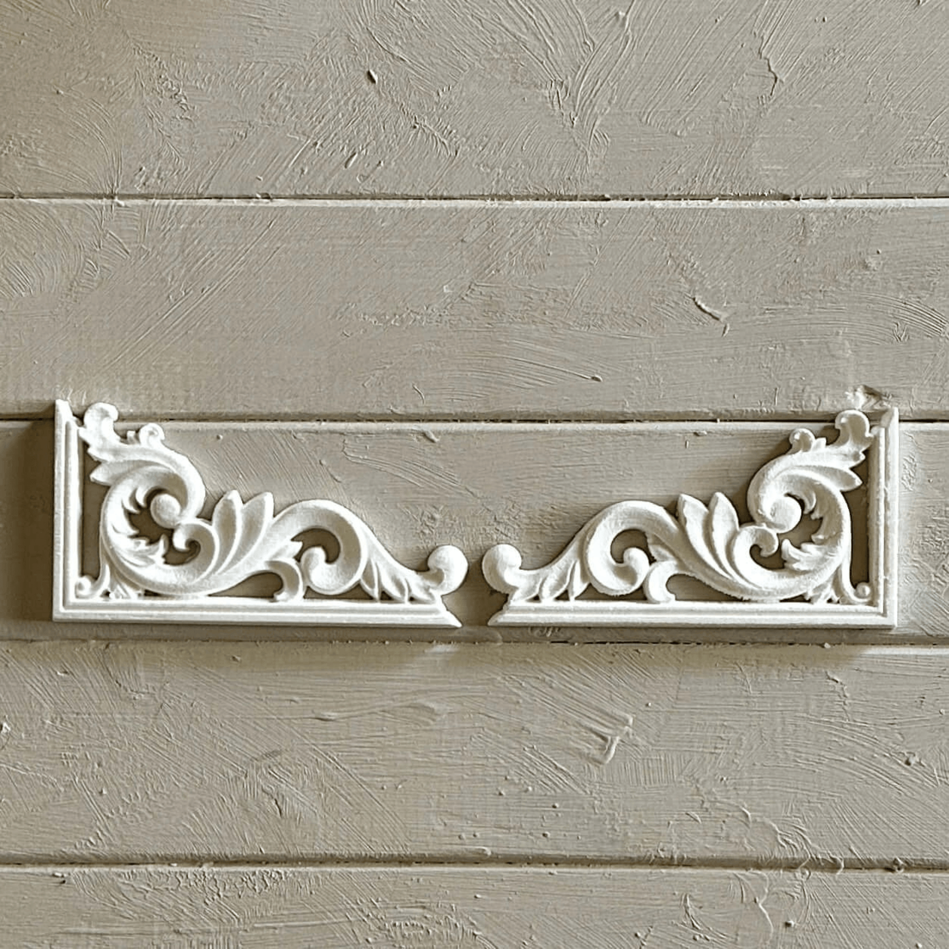 Decorative Corner Appliqué 016 featuring raised botanical scrollwork, perfect for enhancing drawers, sideboards, and painted furniture projects.