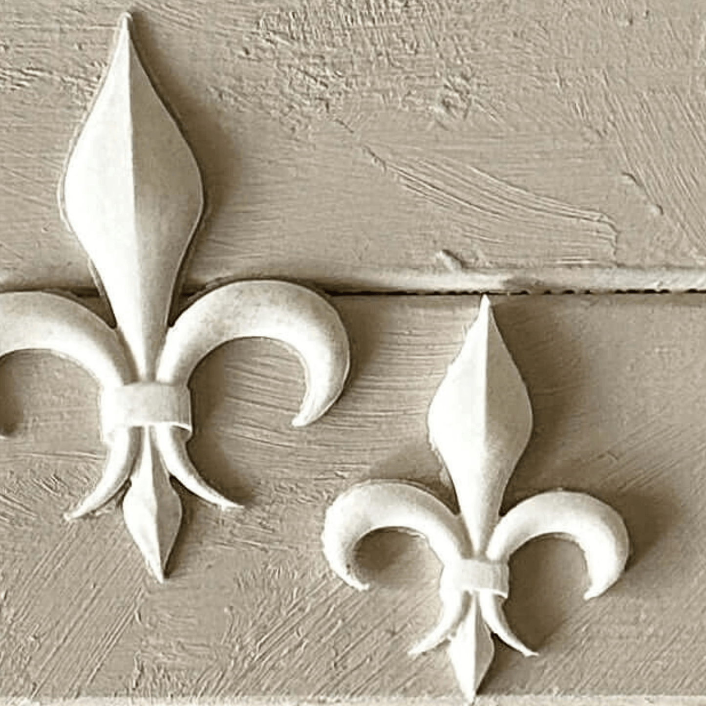 Fleur De Lis 003 - Resin Applique for Furniture & Crafts
