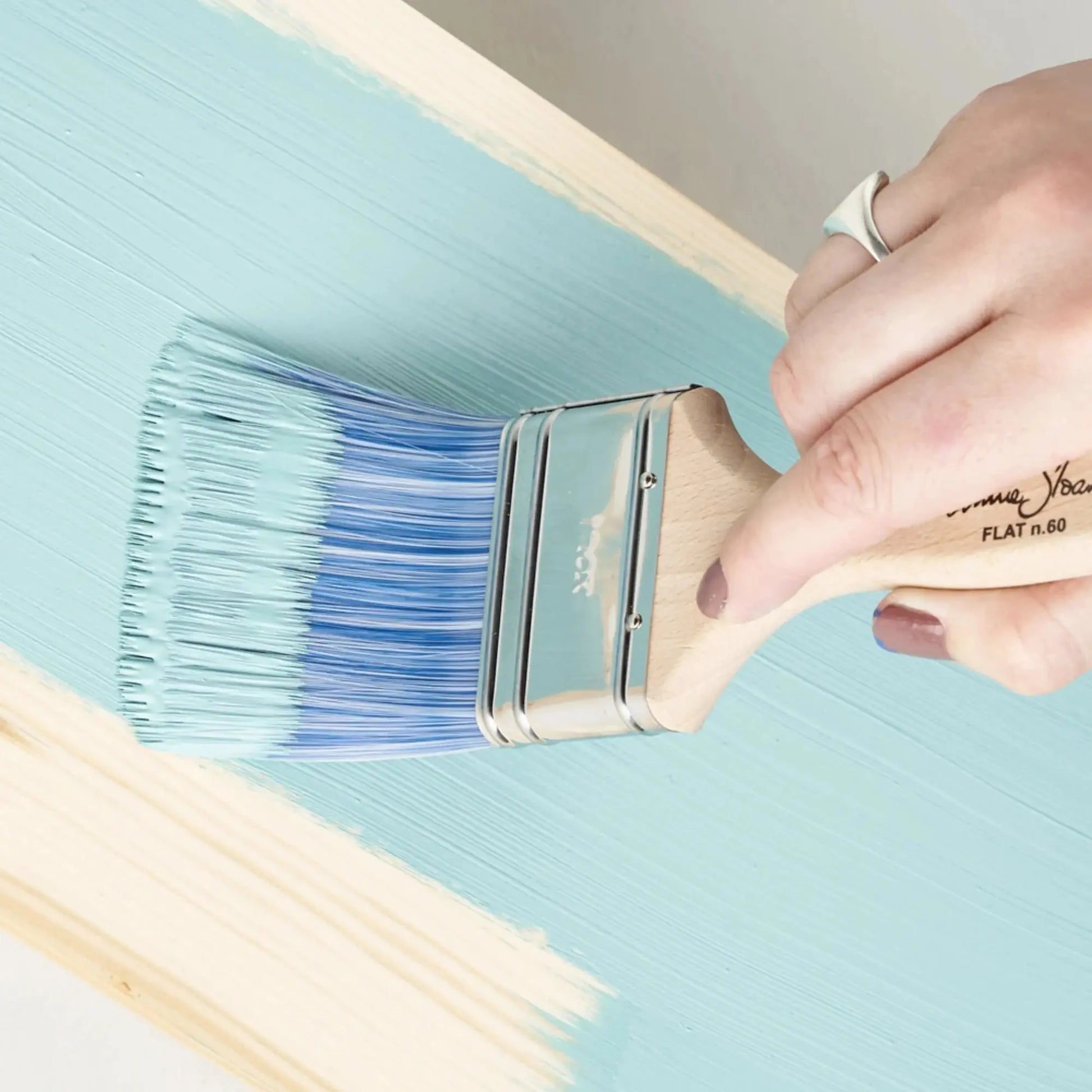 Painting with an Annie Sloan Large Flat Brush