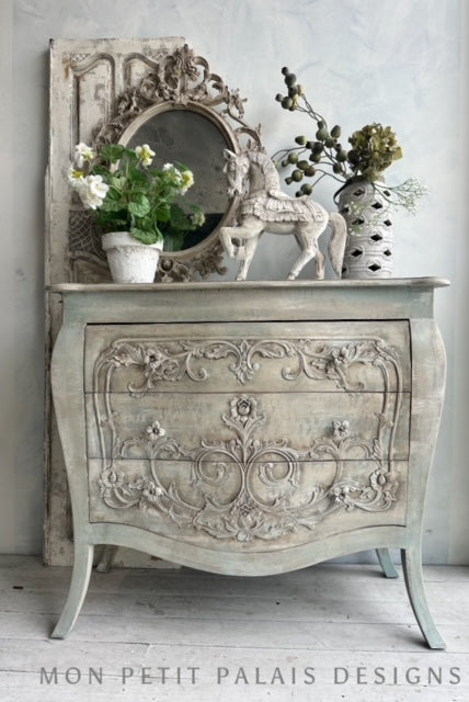 Jardin French Style Bombe Commode Drawers