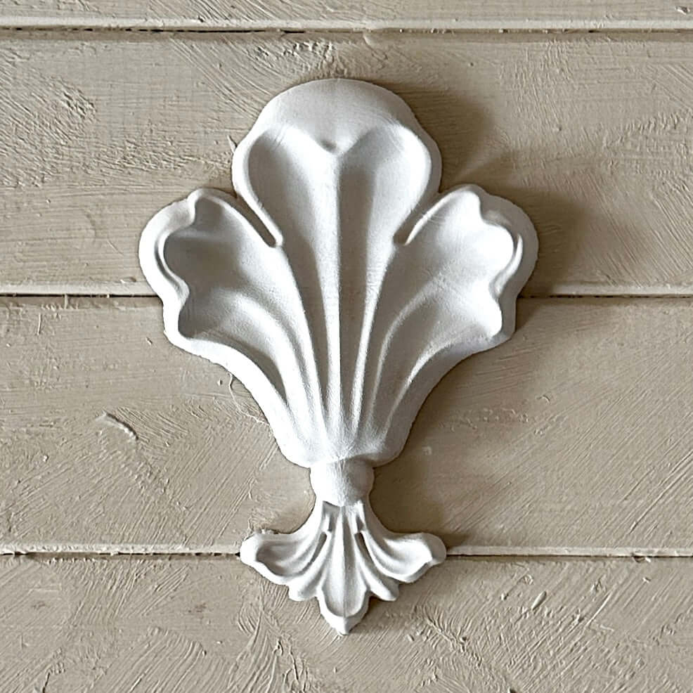 Drop 003 - Resin Applique for Furniture & Crafts in classic shell design, perfect for decor.