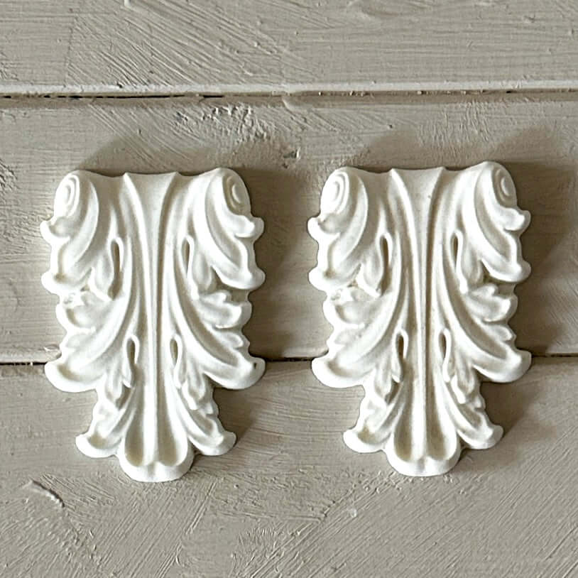 Drop 016 - Resin Applique for Furniture & Crafts, classic acanthus design, perfect for decorative accents.