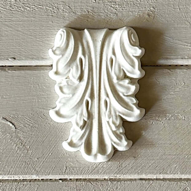 Drop 016 - Resin Applique for Furniture & Crafts, classic acanthus design for decorative accents.