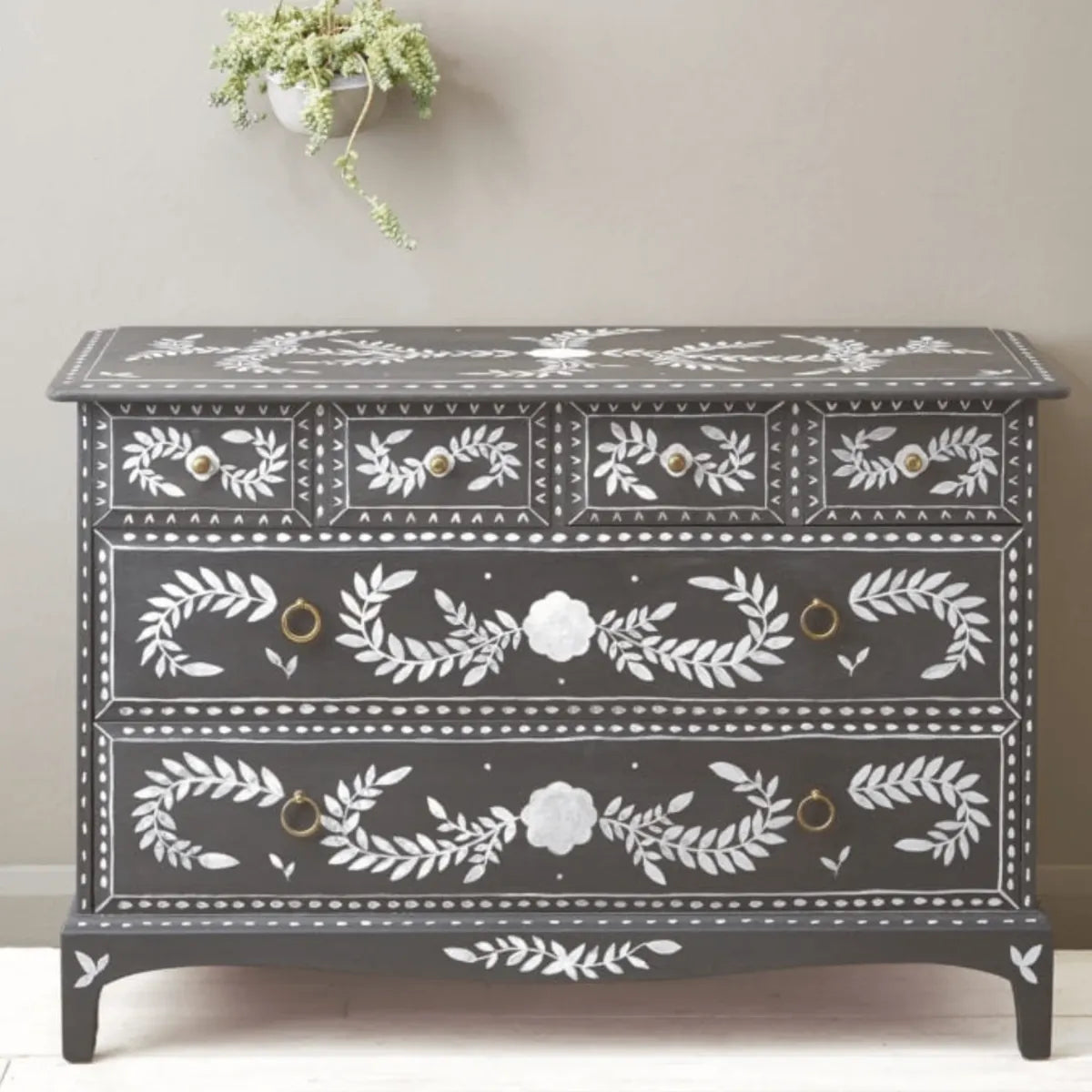 Graphite - Annie Sloan Chalk Paint®