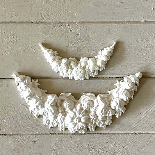 Swag 003 - Resin Applique for Furniture & Crafts - romantic floral design with soft bow details on a wooden surface.