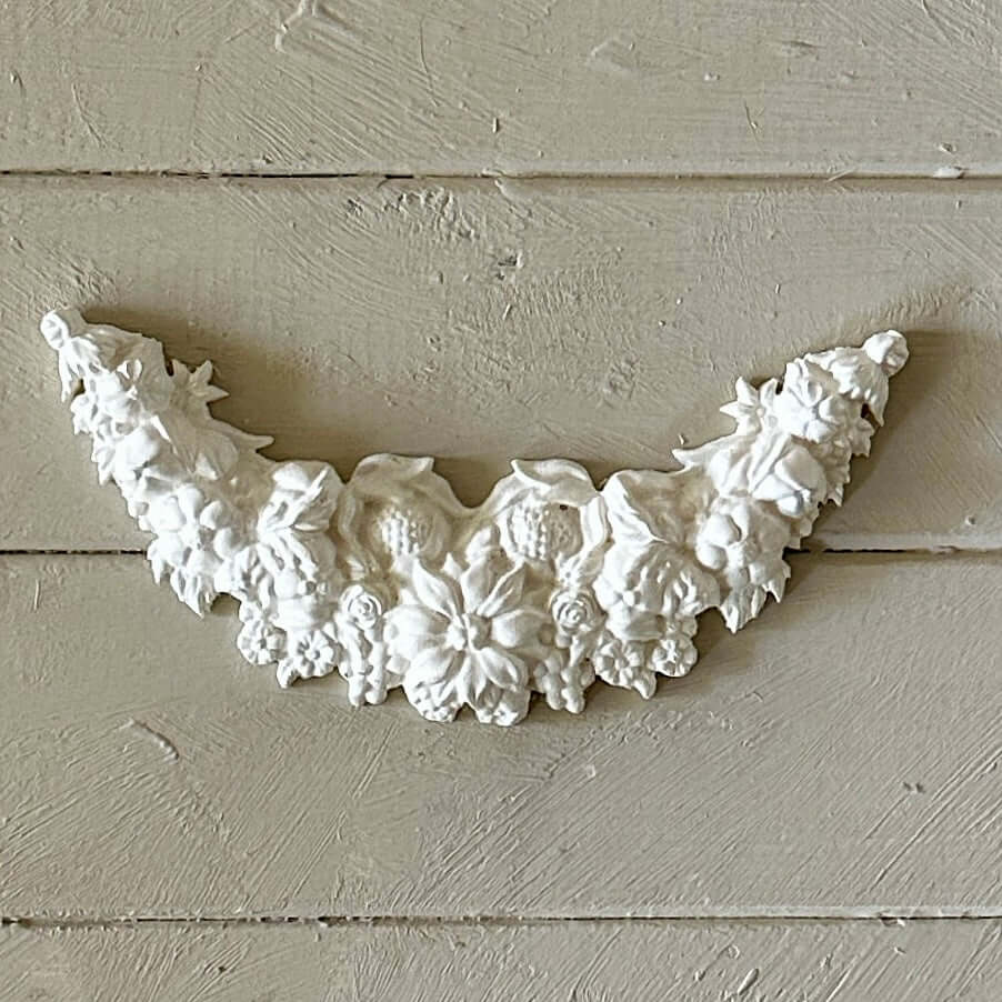 Swag 003 - Resin Applique for Furniture & Crafts, a floral design for décor and furniture applications.
