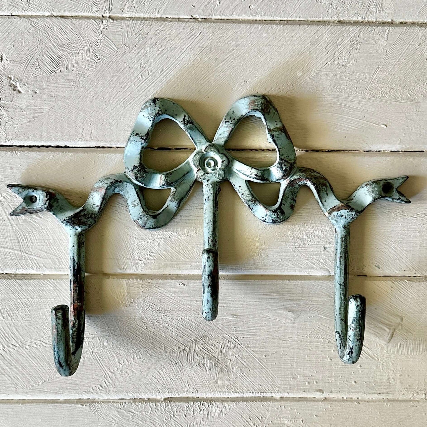 Teale Bow Wall Hook – Vintage Coastal-Style Metal Triple Hook with whimsical bow and bird details.