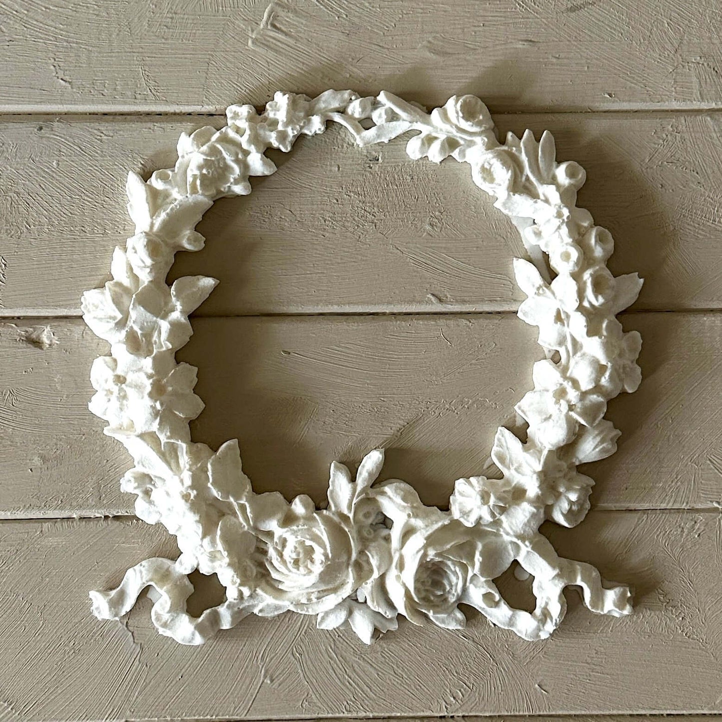 Wreath 003 - Resin Applique for Furniture & Crafts featuring detailed floral design on a neutral background.