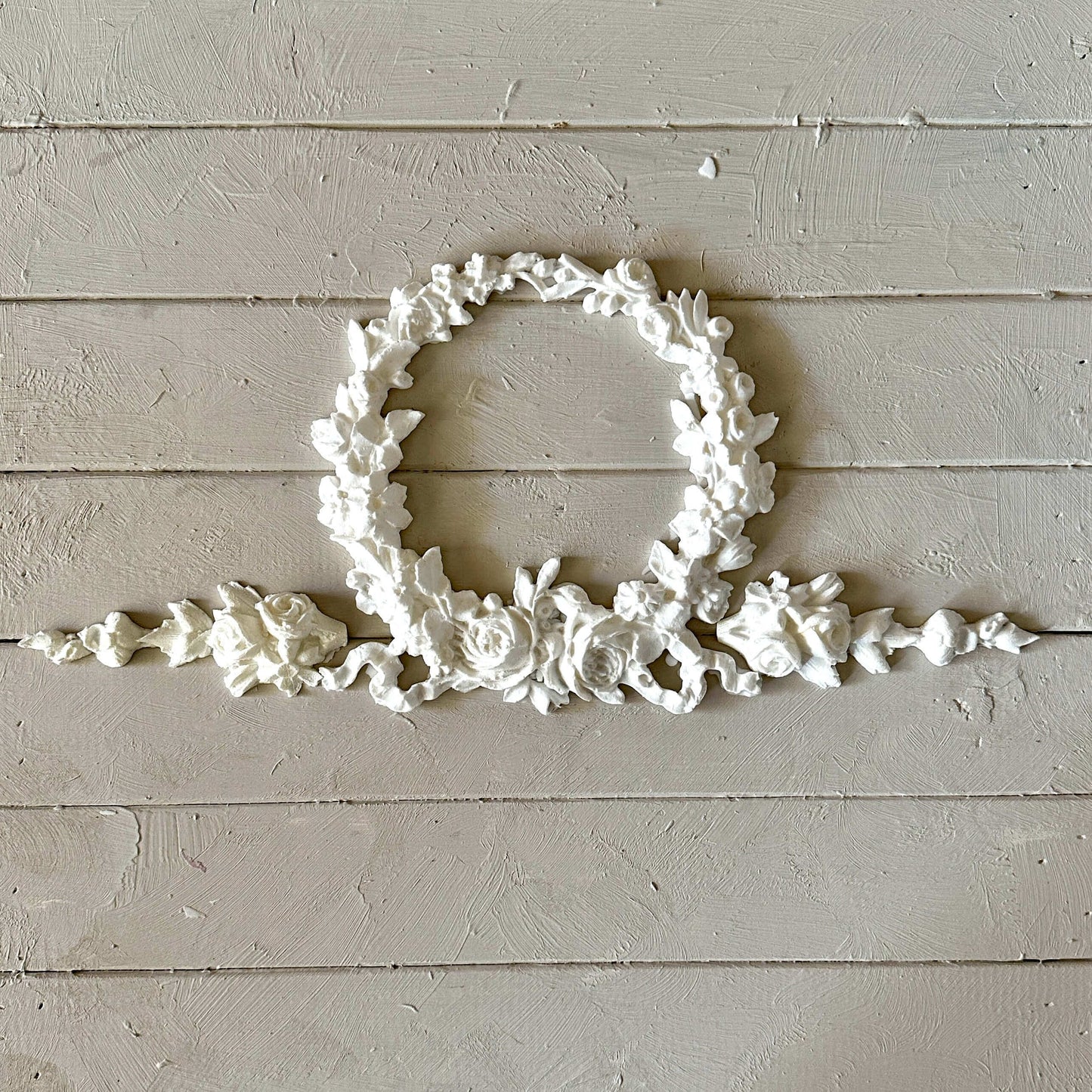 Drop 019 - Resin Applique for Furniture & Crafts, decorative white floral design for crafting and furniture.