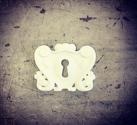 Escutcheon 002
