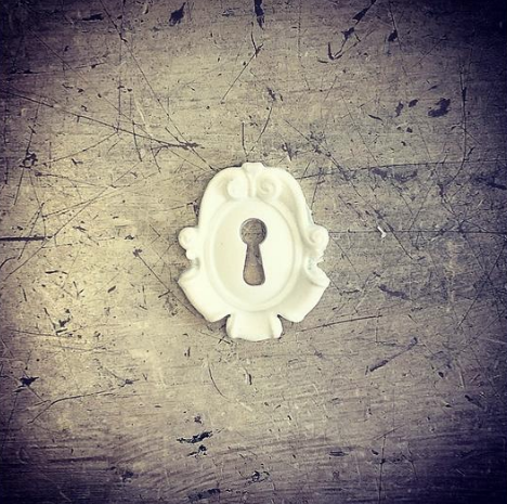Escutcheon 001