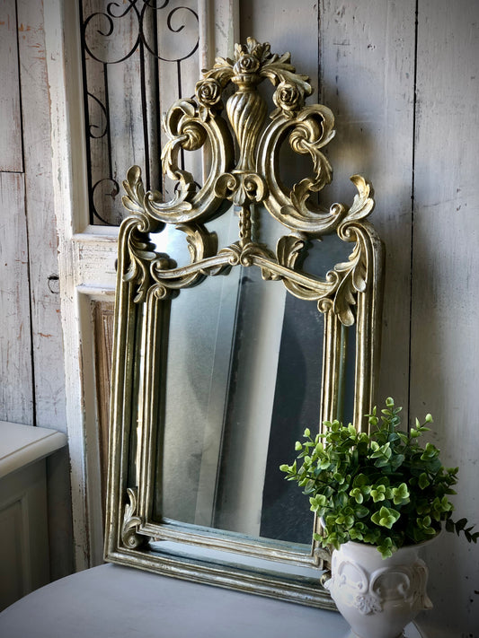 Valentina Mirror